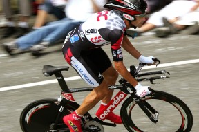 jinnianhui最新版-C罗15连击创纪录，美国队爆冷掀翻极限